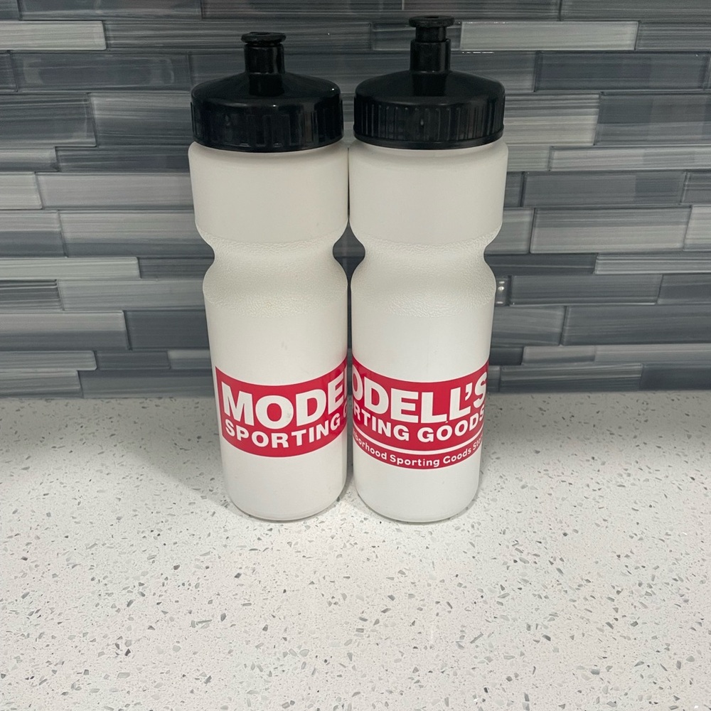 Modell’s water Bottle 2 pack